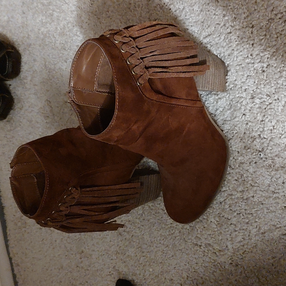 Carlos Santana fringe booties - Picture 2 of 4